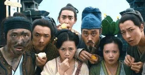 吃瓜群众看猴戏视频大全,笑料百出！吃瓜群众围观猴戏视频大全