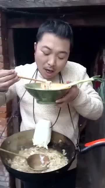 搬凳吃瓜的视频,一起解锁“吃瓜”新姿势