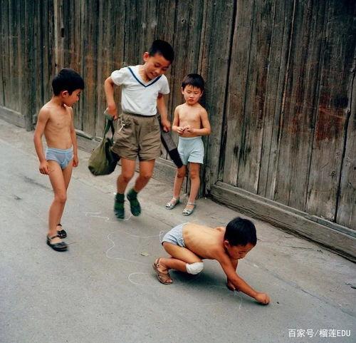 偷拍儿子吃瓜视频,儿子吃瓜视频引发家庭温馨瞬间