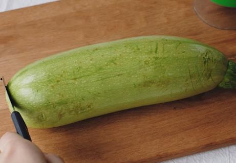 丰收瓜如何切成丝吃的视频,轻松学会丝滑口感